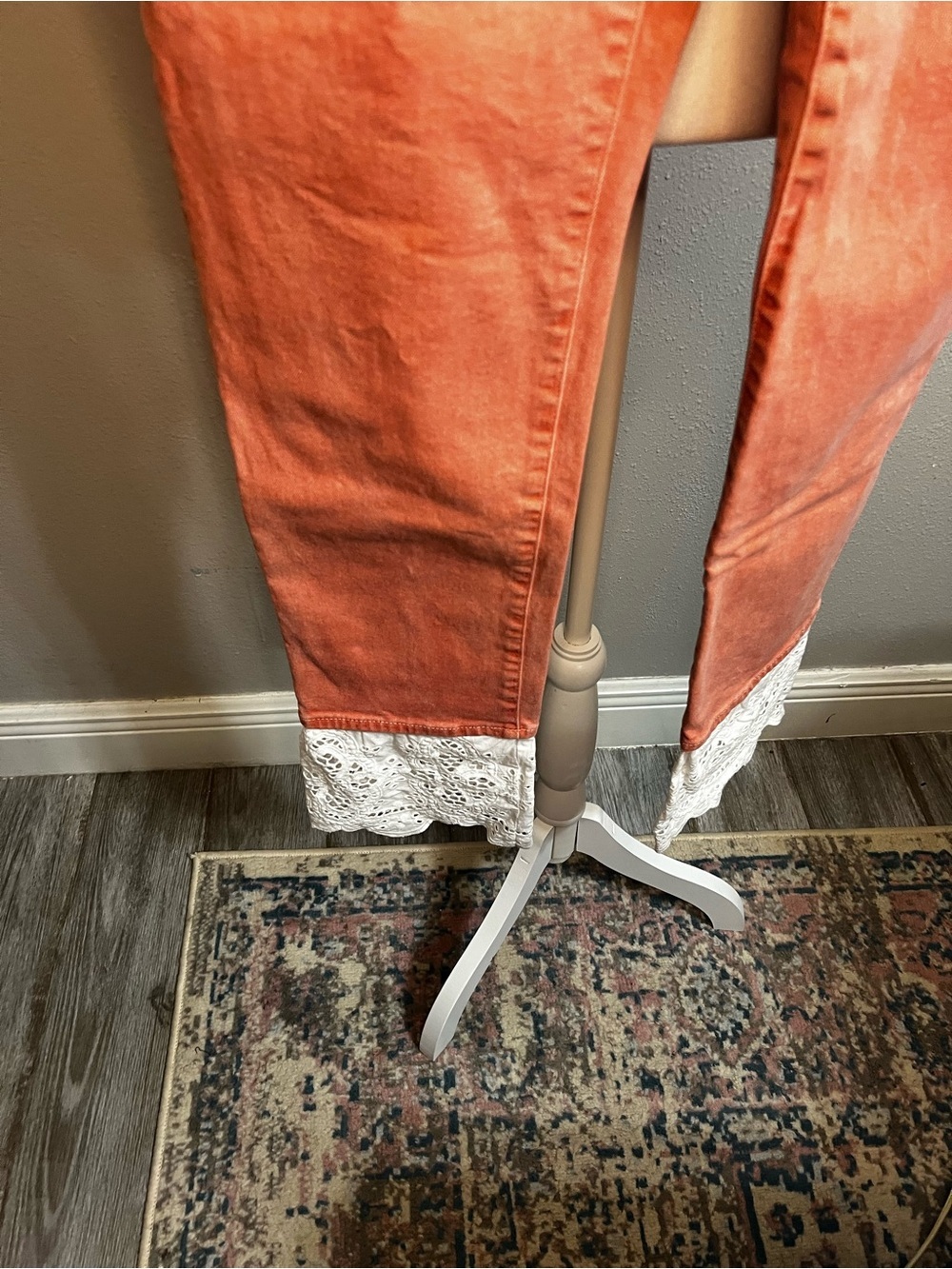 Madewell THE PERFECT VINTAGE JEAN
29 Pink Salmon With White Lace Crochet - Picture 5 of 13